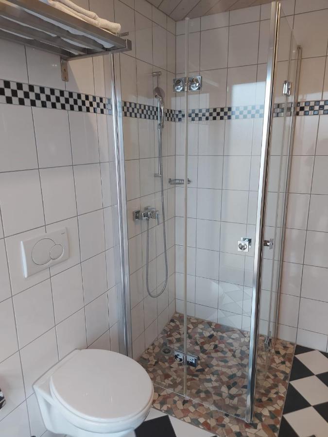 Hotel Pamakin Wynau Bagian luar foto