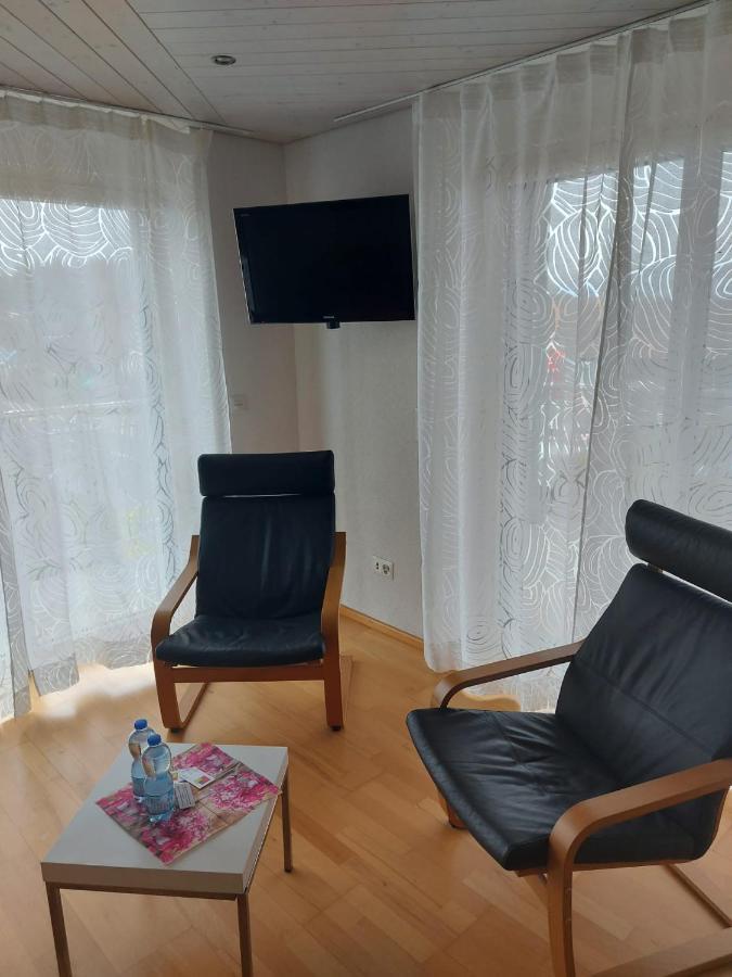 Hotel Pamakin Wynau Bagian luar foto
